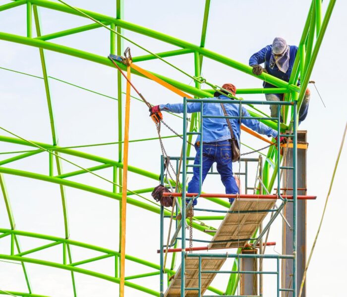 How to assemble scaffolding tower shown on Bladez steel scaffolding at a Pune construction site