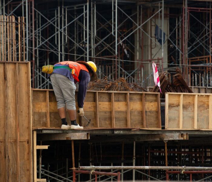 Scaffolding plank size shown on Bladez steel scaffolding at a Pune construction site