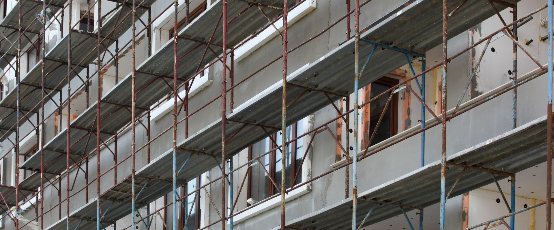 Scaffolding supplier in Thane delivering galvanised cuplock to a Ghodbunder Road high-rise